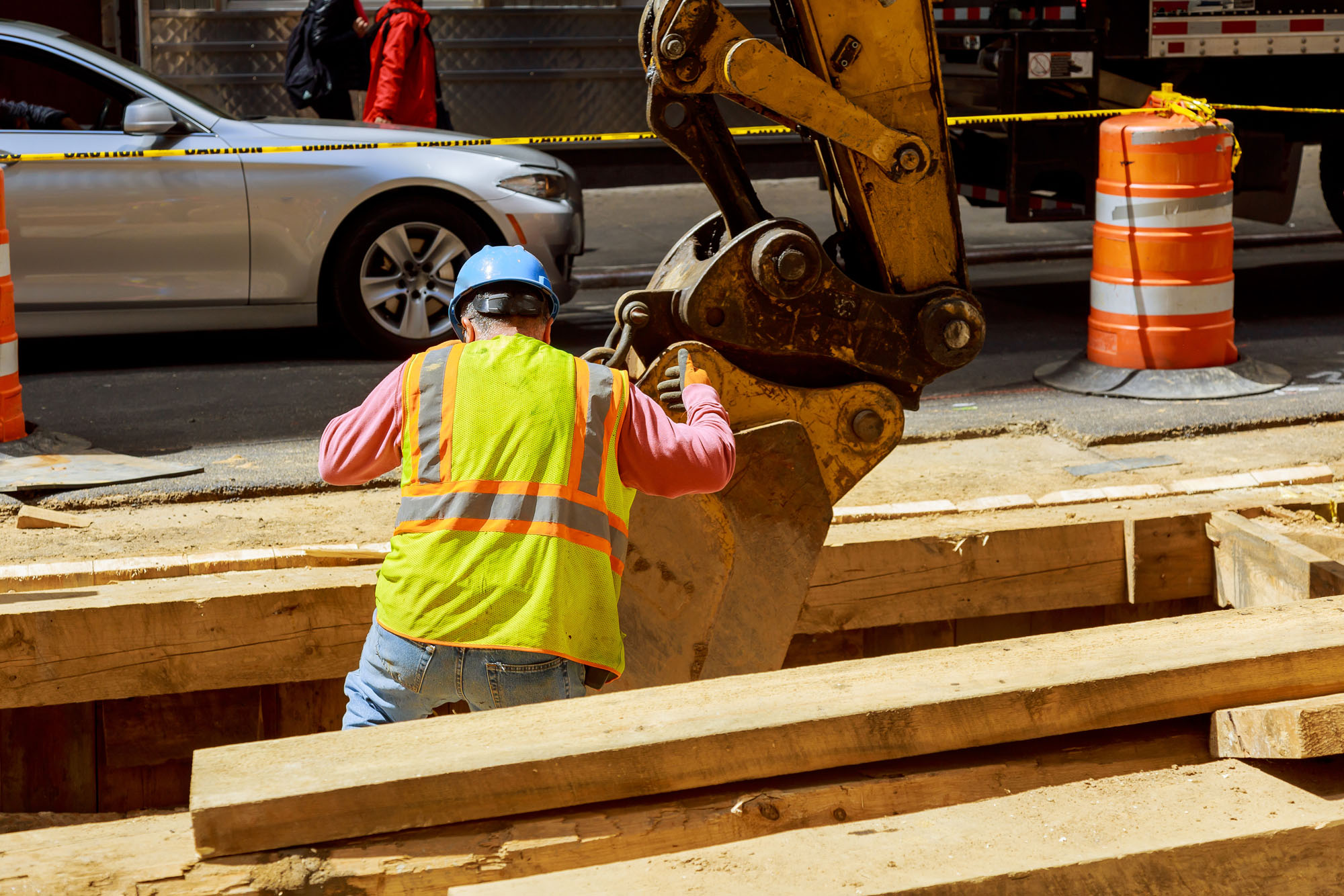excavator-dug-a-trench-for-replacement-old-pipes-r-2023-11-27-05-27-50-utc